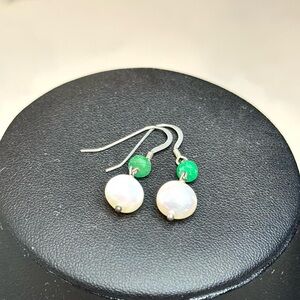 💚💚 Raw Cut Emerald and Pearl Earrings 💚💚